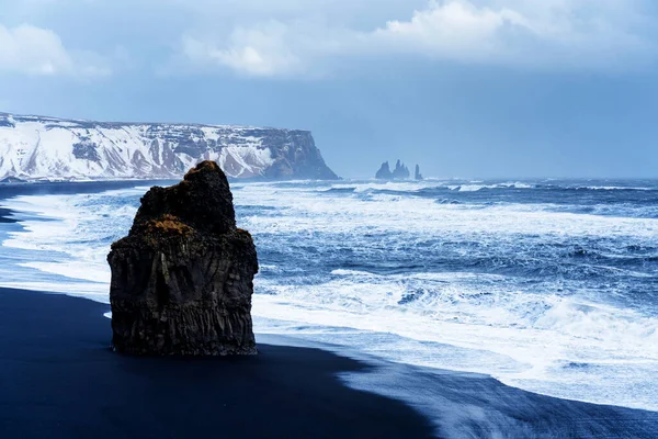 Plage Sable Noir Reynisfjara Mont Reynisfjall Depuis Promontoire Dyrholaey Sur — Photo