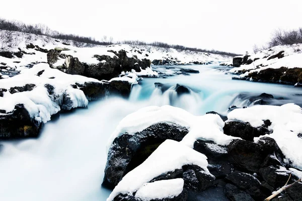 Απίστευτη Θέα Του Καταρράκτη Bruarfoss Χειμώνα Γαλάζιο Νερό Ρέει Πάνω — Φωτογραφία Αρχείου
