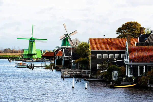 Voll Funktionsfähige Historische Und Authentische Zaandam Mühlen Wasserkanal Dorf Zaanstad — Stockfoto