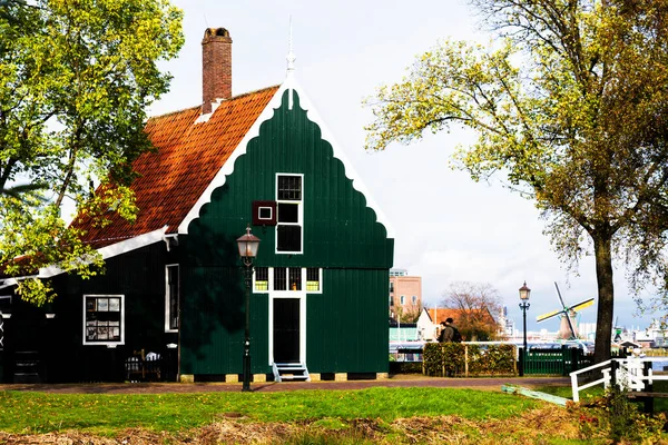 Pittoresk Utsikt Över Traditionella Hus Vid Kanalen Den Historiska Byn — Stockfoto