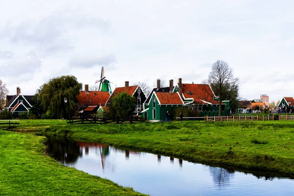 Egyedülálló Régi Autentikus Jól Működő Zaanse Schans Szélmalmok Zaandamban Amszterdam — Stock Fotó