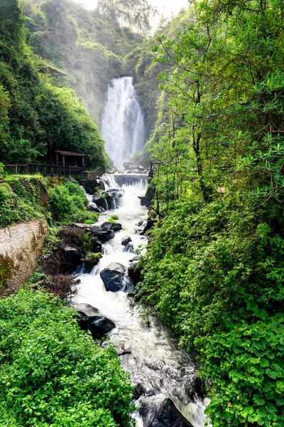 Vue Cascade Peguche Dans Les Montagnes Équateur Est Entouré Une — Photo