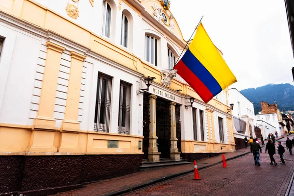 Bogota Colombia Lis 2019 Widok Urokliwą Barwną Ulicę Dzielnicy Candelaria — Zdjęcie stockowe