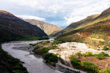 And Dağları 'ndaki Kolombiya' daki Chicamocha Kanyonu manzarası. Güney Amerika