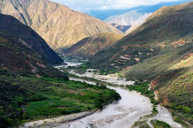 And Dağları 'ndaki Kolombiya' daki Chicamocha Kanyonu manzarası. Güney Amerika