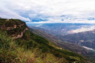 And Dağları 'ndaki Kolombiya' daki Chicamocha Kanyonu manzarası. Güney Amerika
