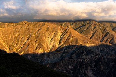 And Dağları 'ndaki Kolombiya' daki Chicamocha Kanyonu manzarası. Güney Amerika