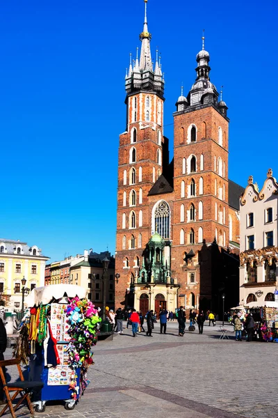 Krakow Polônia Feb 2019 Praça Mercado Principal Cracóvia Com Basílica — Fotografia de Stock