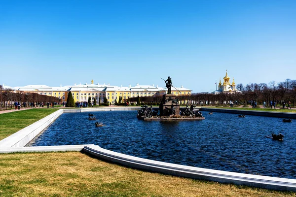 Peterhof Russia Aprile 2019 Gran Palazzo Petergof San Pietroburgo Russia — Foto Stock