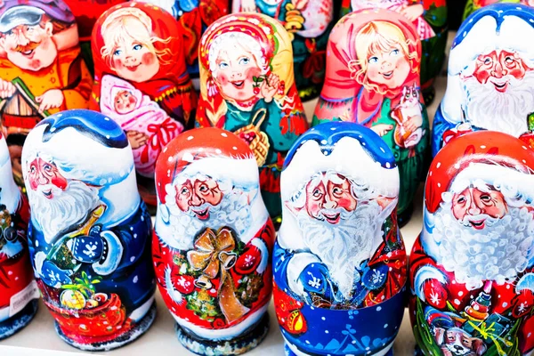 Παραδοσιακά Αναμνηστικά Για Τους Τουρίστες Ρωσική Matrioshka Φωλιές Κούκλες — Φωτογραφία Αρχείου