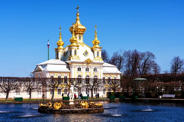 Peterhof Russia Aprile 2019 Gran Palazzo Petergof San Pietroburgo Russia — Foto Stock