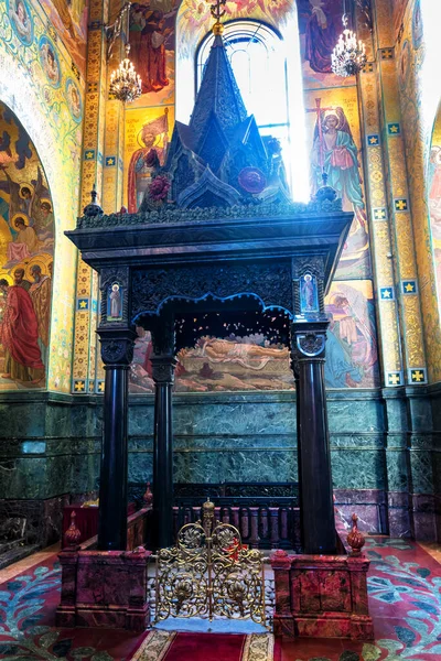 俄罗斯圣彼得堡的施放鲜血的救世主教堂的内部 — 图库照片