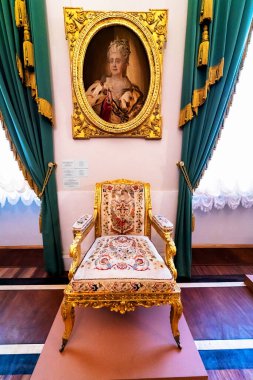 SAINT PETERSBURG, RUSSIA - 30 Nisan 2019: Devlet Hermitage Sanat ve Kültür Müzesi. Dünyanın en eski müzelerinden biri olan müze 1764 yılında Catherine Great tarafından kurulmuştur.: