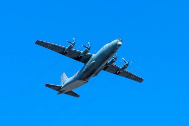 SAINT-PETERSBURG, RUSSIA - 30 Nisan 2019: Rusya Hava Kuvvetleri yük uçağı Antonov An-12.