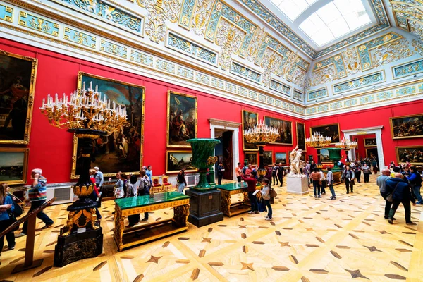 ロシアのサンクトペテルスブルグ州 エイプリル社2019年30日 エルミタージュ美術館は 芸術文化の博物館です 世界最古の美術館の一つで 1764年にキャサリン グレートによって設立されました — ストック写真