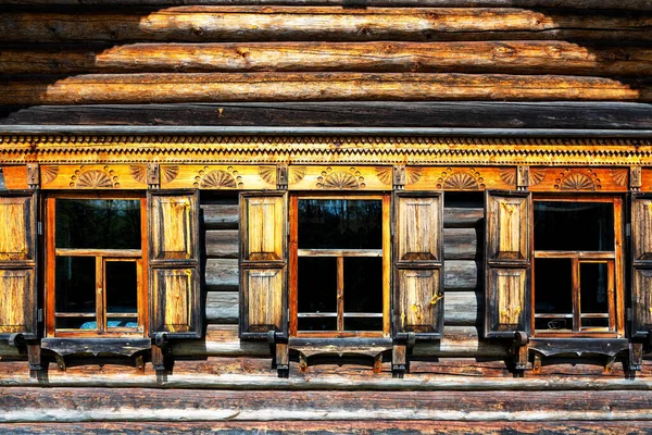 Fragmento Casa Antigua Pueblo Vitoslavlitsy Cerca Novgorod Grande Rusia —  Fotos de Stock