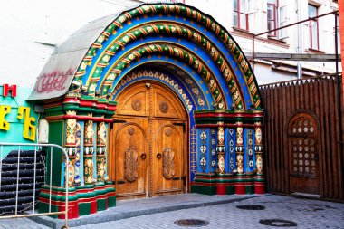 Moskova, Rusya 'da renkli kilise kapısı