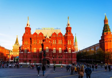 MOSCOW, Rusya - 3 Mayıs 2019: Moskova, Rusya 'daki Kızıl Meydan' daki Devlet Tarihi Müzesi. 1872 'de kurulan Rus tarihi müzesi..