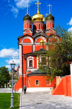 Pskov Hill 'deki Aziz George Victorious Kilisesi, İberya piskoposluğunun Ortodoks kilisesidir. Tapınak, Moskova Varvarka Caddesi 'ndeki Zaryadye parkında yer almaktadır.