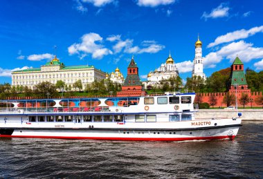 MOSCOW, RUSSIA - 4 Mayıs 2019: Moskova Kremlin Köprüsü, Rusya
