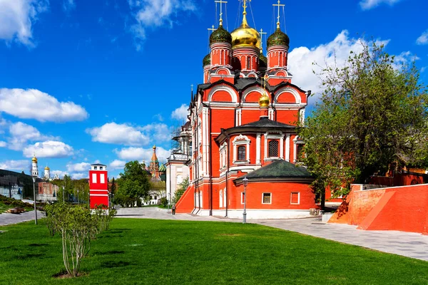 Chiesa San Giorgio Vittorioso Intercessione Della Santissima Theotokos Sulla Collina — Foto Stock