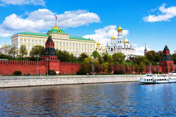 Uitzicht Het Moskou Kremlin Vanaf Brug Rusland — Stockfoto