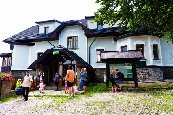 Bielsko Biala Polonia Septiembre 2019 Hotel Montaña Magurka Cordillera Beskid — Foto de Stock