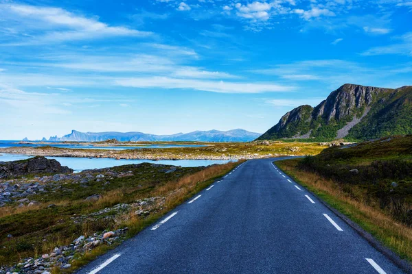 Carretera Junto Mar Las Islas Lofoten Noruega —  Fotos de Stock