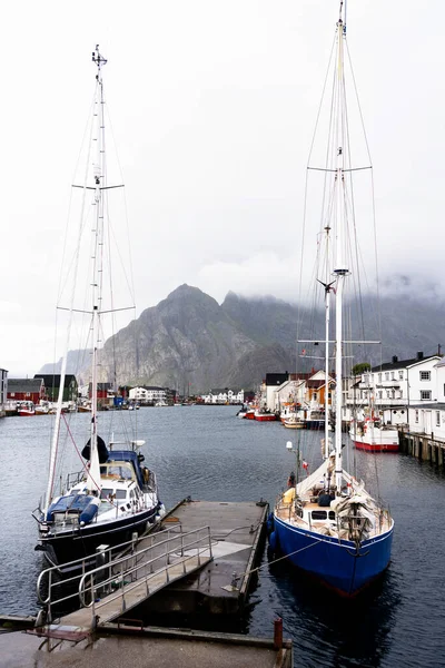 Henningsvaer Norway Sept 2019 View Henningsvaer Port Small Fishing Village — Stock Photo, Image