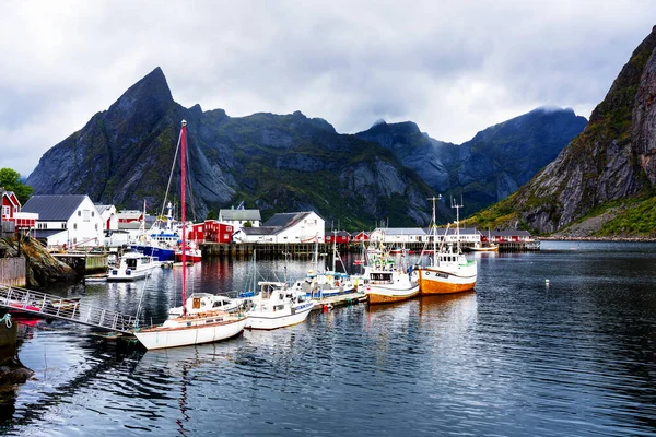 Famous Tourist Attraction Hamnoy Fishing Village Lofoten Islands Norway Red — Stock Photo, Image