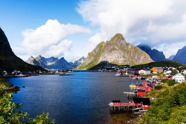 Reine Lofoten Νορβηγία Χωριό Reine Κάτω Από Ένα Ηλιόλουστο Μπλε — Φωτογραφία Αρχείου