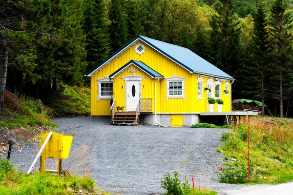 Tradicional Casa Madeira Nórdica Sumer Lofoten Arquipélago Noruega — Fotografia de Stock