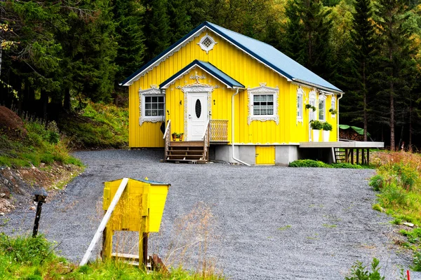 Tradicional Casa Madeira Nórdica Sumer Lofoten Arquipélago Noruega — Fotografia de Stock