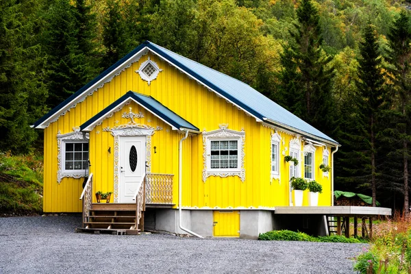 Tradicional Casa Madeira Nórdica Sumer Lofoten Arquipélago Noruega — Fotografia de Stock