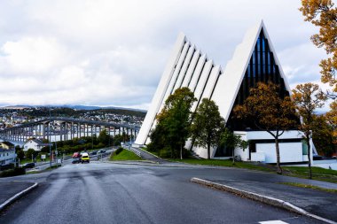 TROMSO, NORway - 12 Eylül 2019 Norveç 'teki Tromso Kuzey Kutup Katedrali
