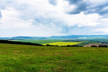 Slovakya 'nın Slovak Paradise sıradağlarında Hrabusice kasabası görüldü