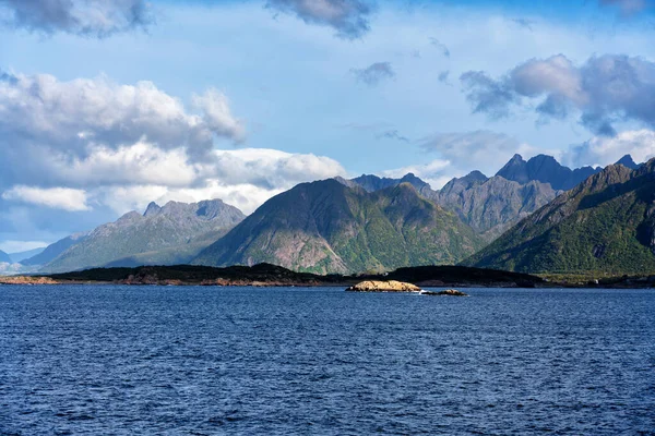 Uma Vista Típica Baía Lofoten Cena Belo Dia Com Lofoten — Fotografia de Stock