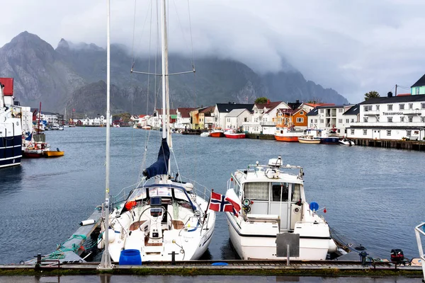 Henningsvaer Norway Sept 2019 View Henningsvaer Port Small Fishing Village — Stock Photo, Image