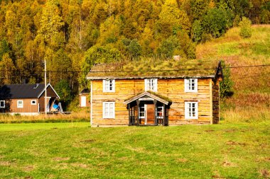 Bardu ahşap mimari miras parkı. Antika binalar