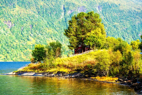 Paysage Côtier Norvégien Avec Une Maison Rouge Typique Les Maisons — Photo