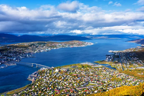 Górny Widok Pięknego Jesiennego Krajobrazu Miasta Tromso Północnej Norwegii Popularne — Zdjęcie stockowe