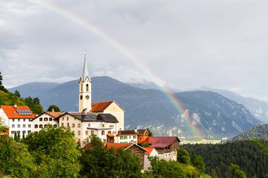 İsviçre 'nin Graubunden kantonunda küçük bir kasaba.