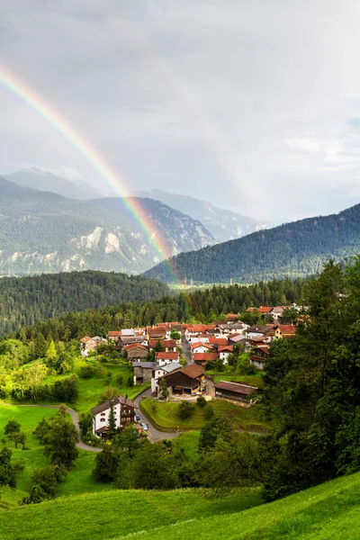 Pequena Cidade Cantão Graubunden Suíça Imagem De Stock