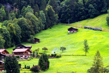İsviçre 'deki Lauterbrunnen Vadisi
