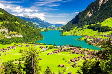 Brunig Geçidi, İsviçre 'den Lungern Gölü Vadisi