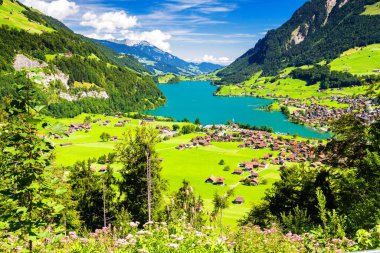 Brunig Geçidi, İsviçre 'den Lungern Gölü Vadisi