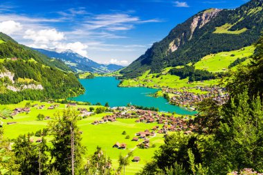 Brunig Geçidi, İsviçre 'den Lungern Gölü Vadisi