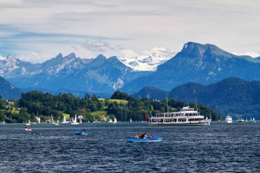 İsviçre 'nin şaşırtıcı doğası ve mimarisi