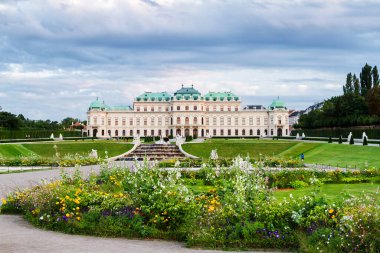 VIENA, AUSTRIA - Ağustos 2015: Viyana, Avusturya 'daki Belvedere Sarayı 21 Ağustos 2015.