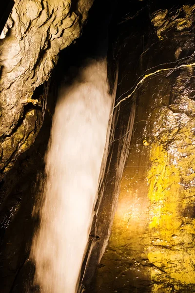 Wodospad Trummelbach Płynący Doliny Lauterbrunnen Kanton Berno Szwajcaria — Zdjęcie stockowe